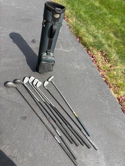 (8) Northwestern Golf clubs w/bag