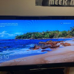 40 inch Flatscreen (with HDMI cord)