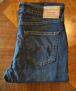 Men’s blue Levi signature Jeans “New”