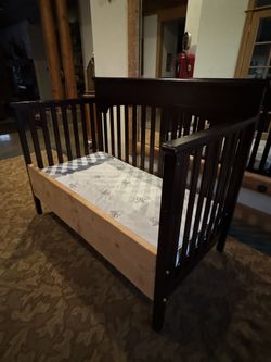 Graco CRIB with Mattress