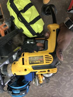 Dewalt Drill .. Negotiable !!