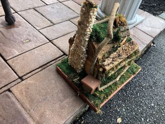 Custom bird house log cabin look