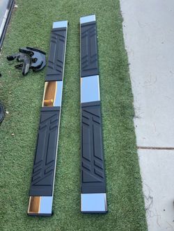 19-26 Dodge Ram 1500 Quad Cab Side Steps/Estribos