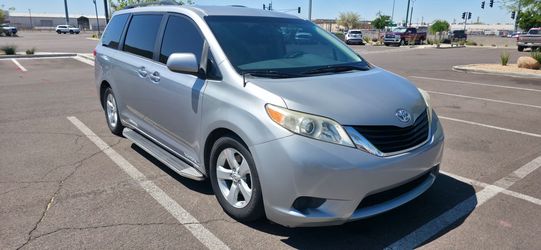 2012 Toyota Sienna