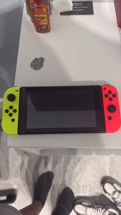 Switch/32gb/red and yellow joycons