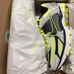 Nike Air Zoom Vomero 5