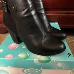 Ankle boots size 6.5