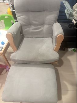 Rocking chair with ottoman