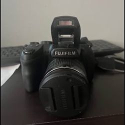 Fujifilm Finepix Hs 25 EXR Camera