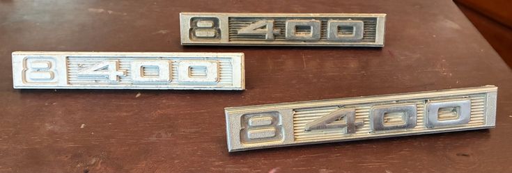 8/400 emblem 70-72 Chevy truck