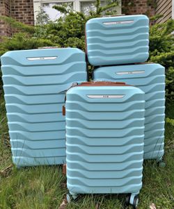 4-Piece Blue Luggage Set – Brand New