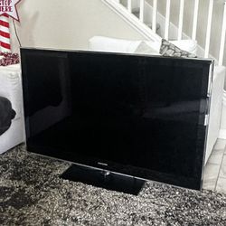 Samsung 55” TV LED  (Not A Smart TV) With Remote And Stand