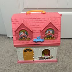 Like New Fisher Price Doll House 