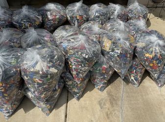 Lego bulk 10 Lb Bags Of Random Mixed 100% Legos