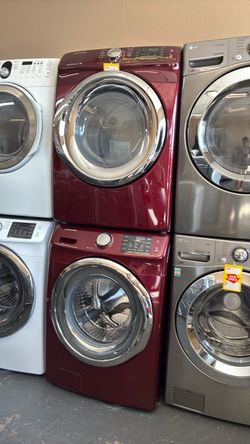 Nice like new LG washer and gas dryer set front