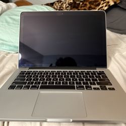 MacBook Pro 13” Early 2015 (NEED NEW BATTERY)