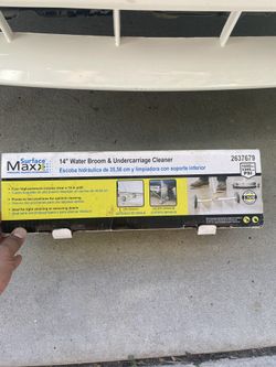 Surface Maxx 14’’ Water Broom.