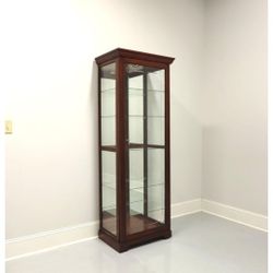 Like New Curio Display cabinet, sliding door, 2 keys and light/ gabinete exhibidor como nuevo