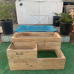 Planter Box  /  Raised Garden Bed