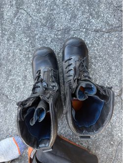 Lion boots