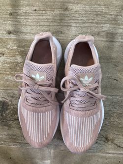 adidas gazelle silver green womens Women's Adidas, Swift Run 1.0 Sneaker — Peltz Shoes main image 0