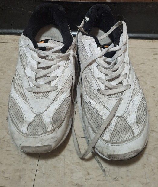 Size 10 FILA Sneakers