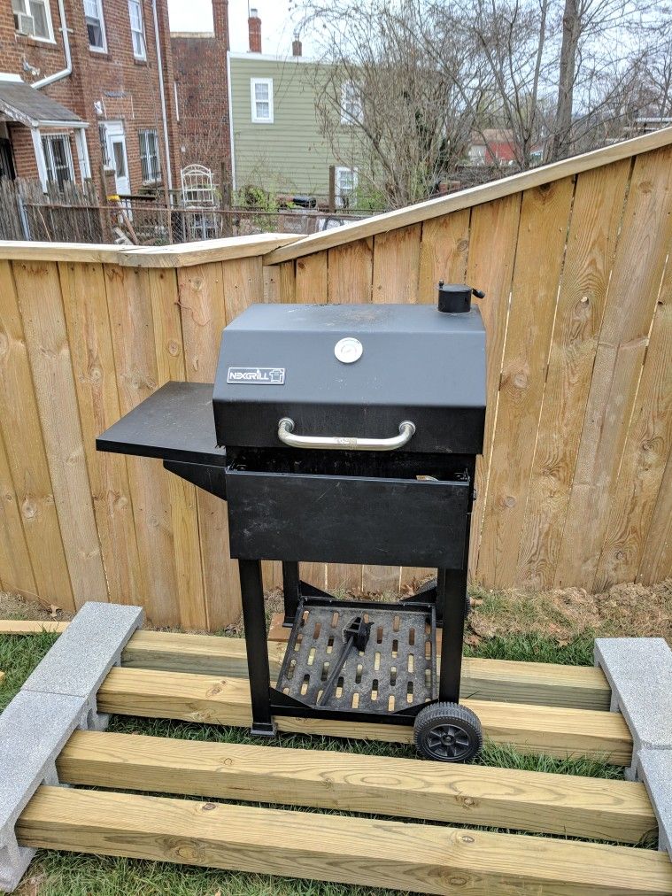 Cart style charcoal grill top