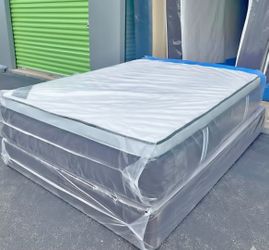 Colchón tamaño king con somier disponible para la venta.