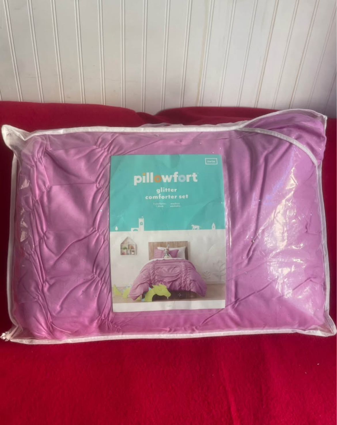 NEW Pillowfort flitter comforter set Twin