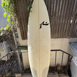 Rusty Yeti Surfboard 6’0” w/ Fins – Good Condition