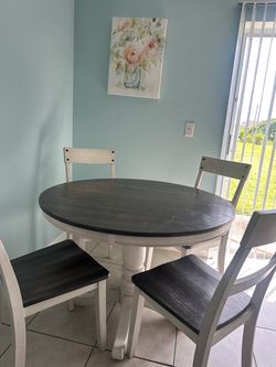 White dinner table