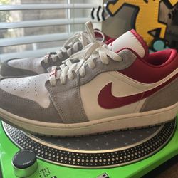 Air Jordan 1 SE Low Light Smoke Grey Gym Red (Size 11.5)
