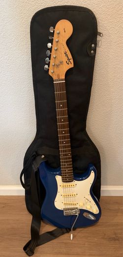 Squier by Fender Stratocaster Electric Guitar - blue- w/ Gig Bag & Strap