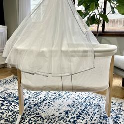Baby bjorn bassinet with canopy 