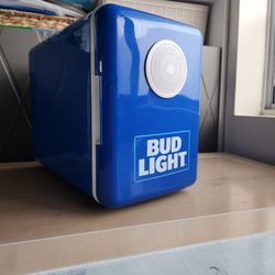 BUD LIGHT MINI FRIDGE WITH BUILT-IN BLUETOOTH SPEAKER