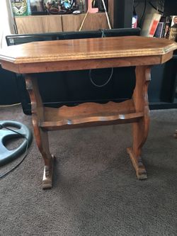 Wood magazine table