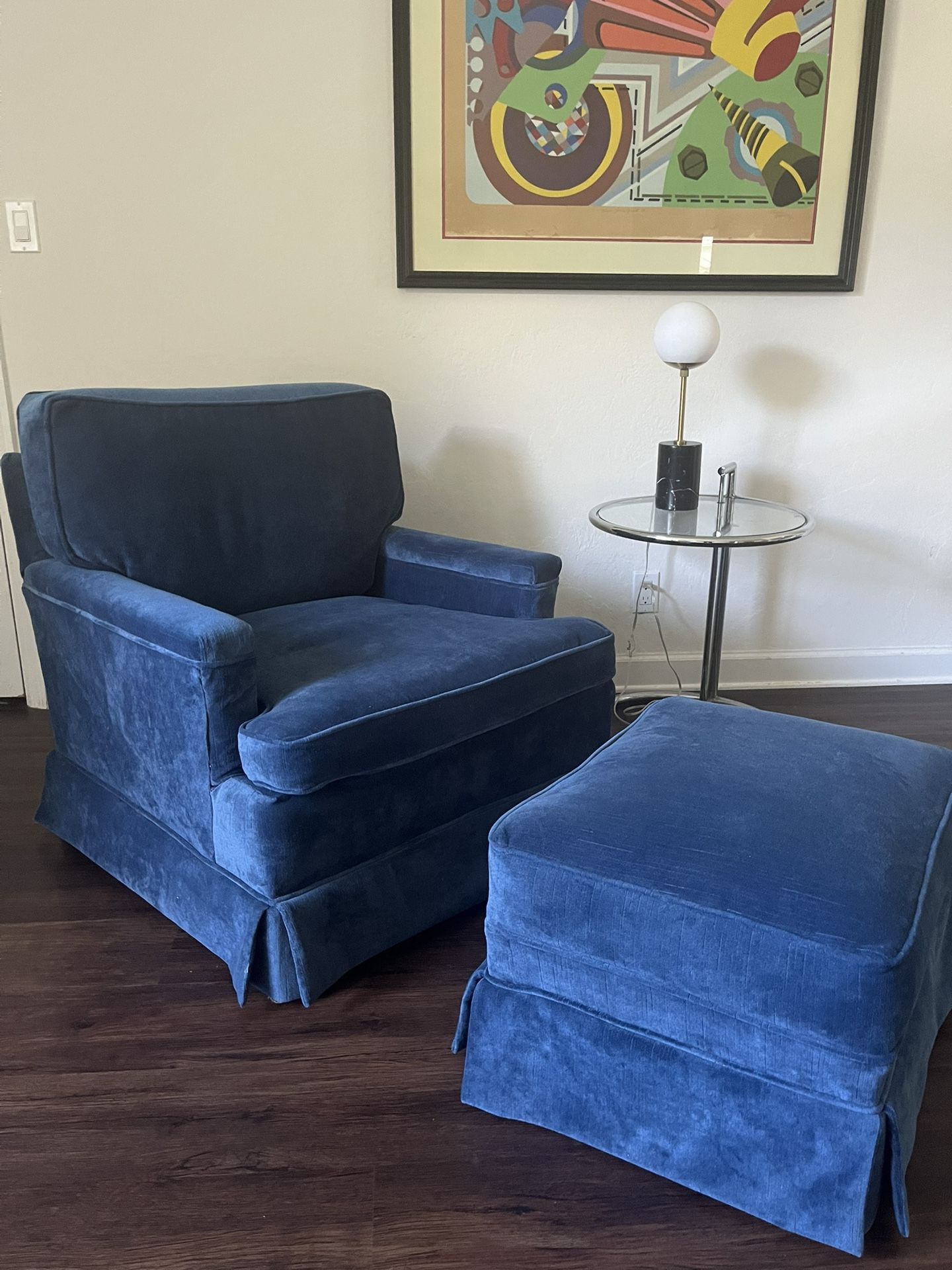 Vintage Club Chair With Ottoman