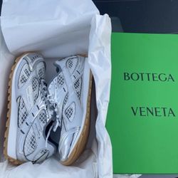 Bottega Veneta Orbit Size 8-9