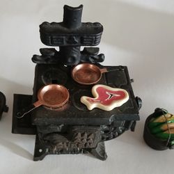 Vintage Cast Iron Stove W/ Extra Food. 1/12 Scale Dollhouse Furniture. 