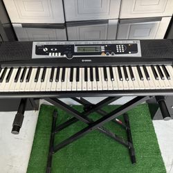 Piano YAMAHA