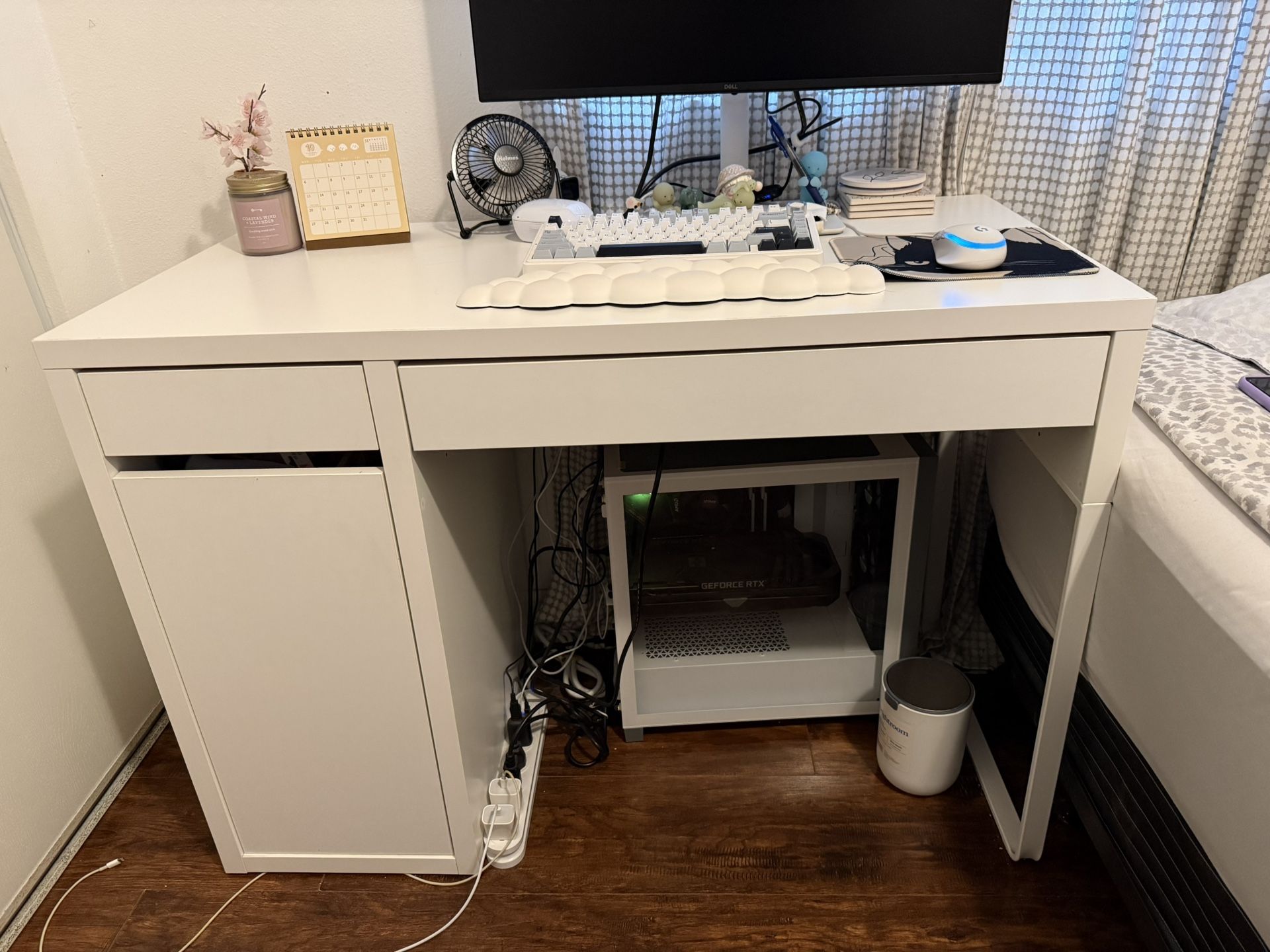 Micke IKEA Desk
