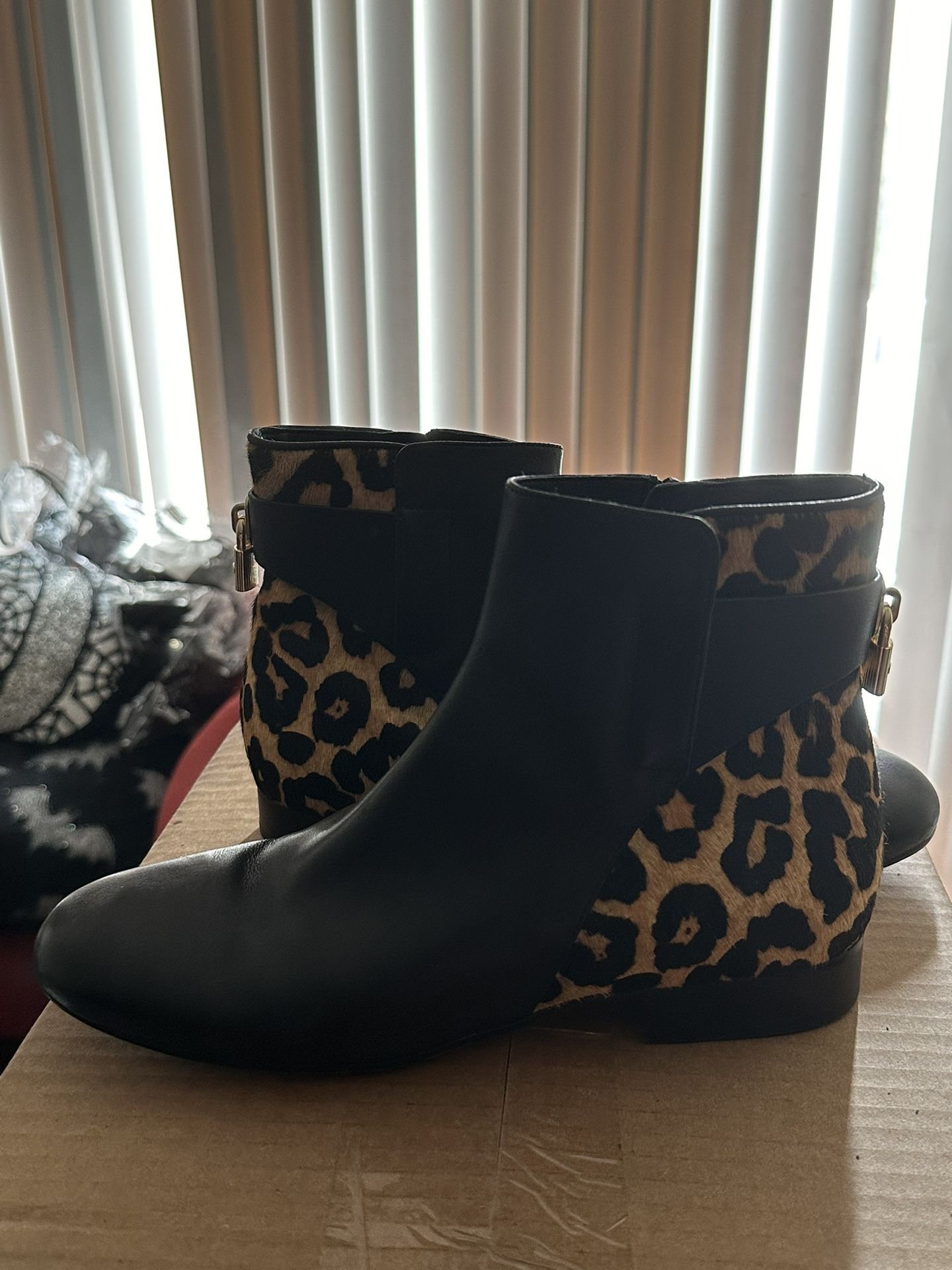 Michael Kors Womens Black Leather Leopard Mira Bootie Size 6.5m