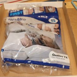 Resmed Small Quattro FX 61700 Full Facemask Kit