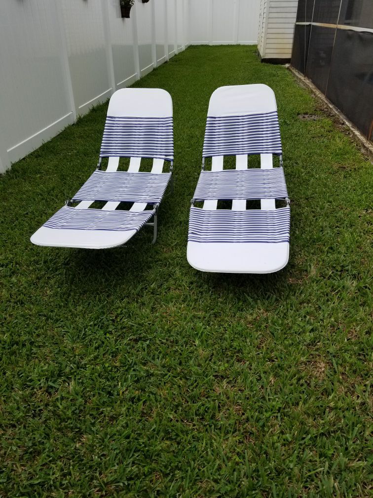 Set of 2 Lounges