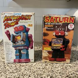 Vintage Saturn Robot & Super Astronaut Robot