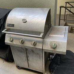 BBQ Grill With Propane Tank