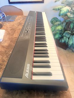 Alesis Recital - 88 Key Digital Piano Keyboard with Semi-Weighted Keys, 2x20W Speakers, 5 Voices, Split, Layer and Lesson Mode, FX and Piano Lessons B