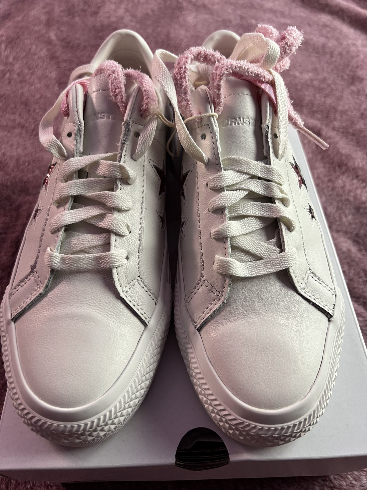 Converse Turnstile Only One Star