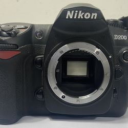 Nikon D200 10.2MP Digital SLR Camera Body w/ Charger, Battery  (#1068)