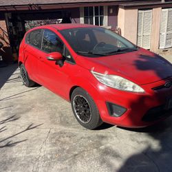2013 Ford Fiesta SE Hatchback 